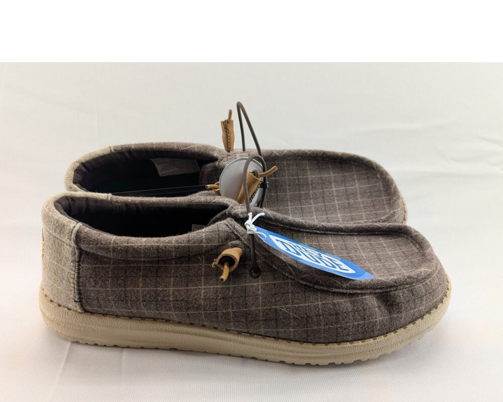 NWT Hey Dude Shoes Wally Plaid Corduroy Size 11 in Mole Brown